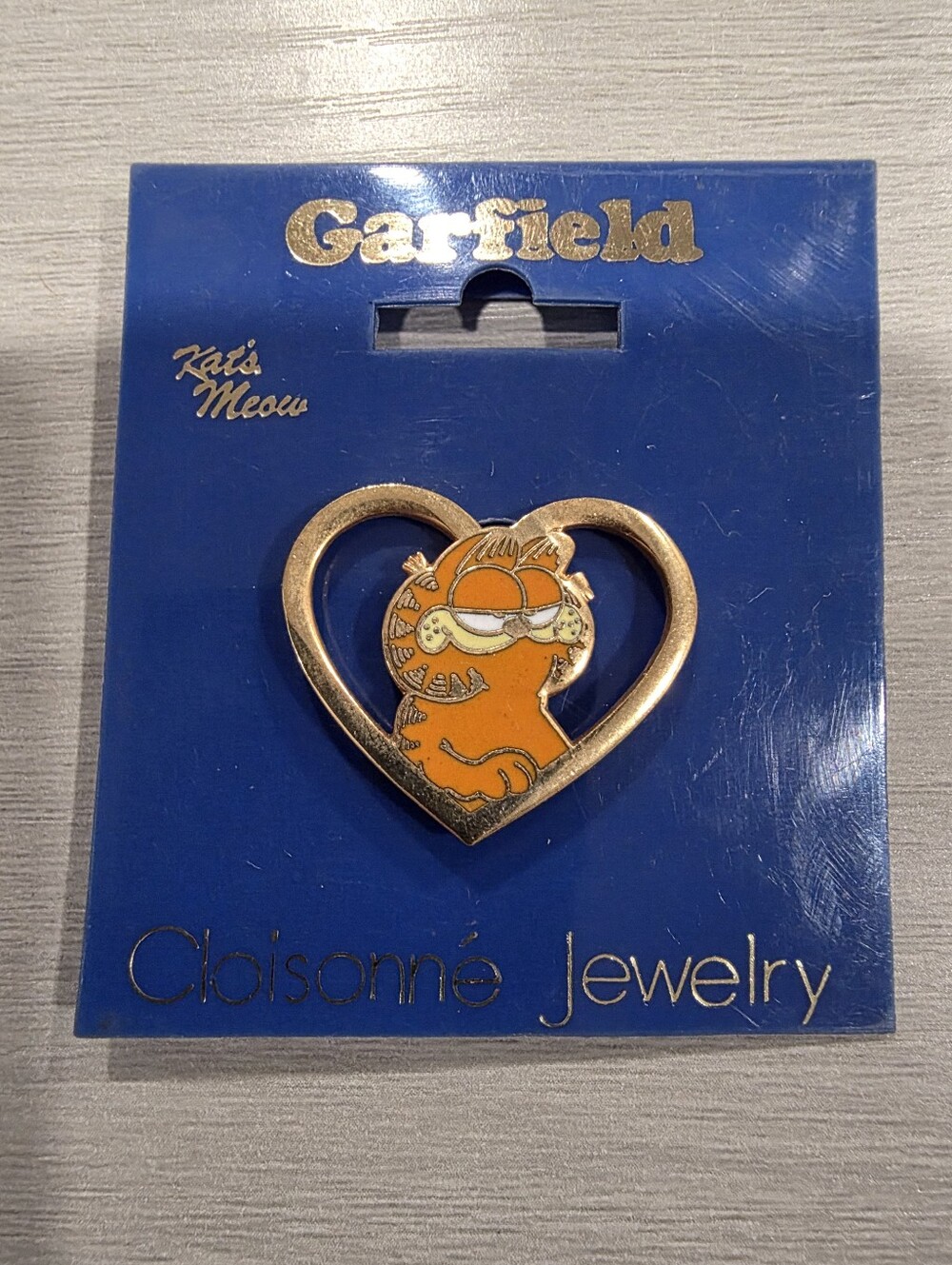 Garfield The Cat Heart Shaped Cloisonne Jewelry Pin